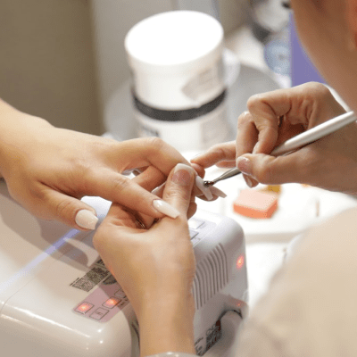 MANICURE